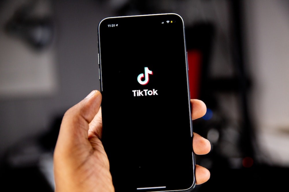 TikTok Shop Dilarang Beroperasi? Simak Penjelasannya dari Regulasi Terbaru!